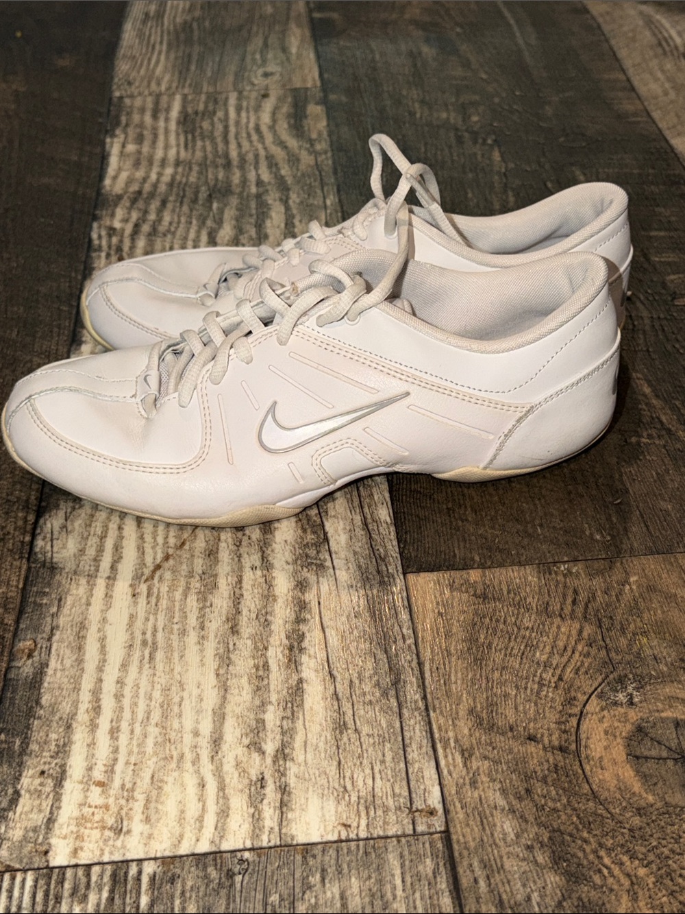 Nike Women’s White Low-Profile Lace-Up Cheerleading Athletic Shoes - Picture 3 of 7